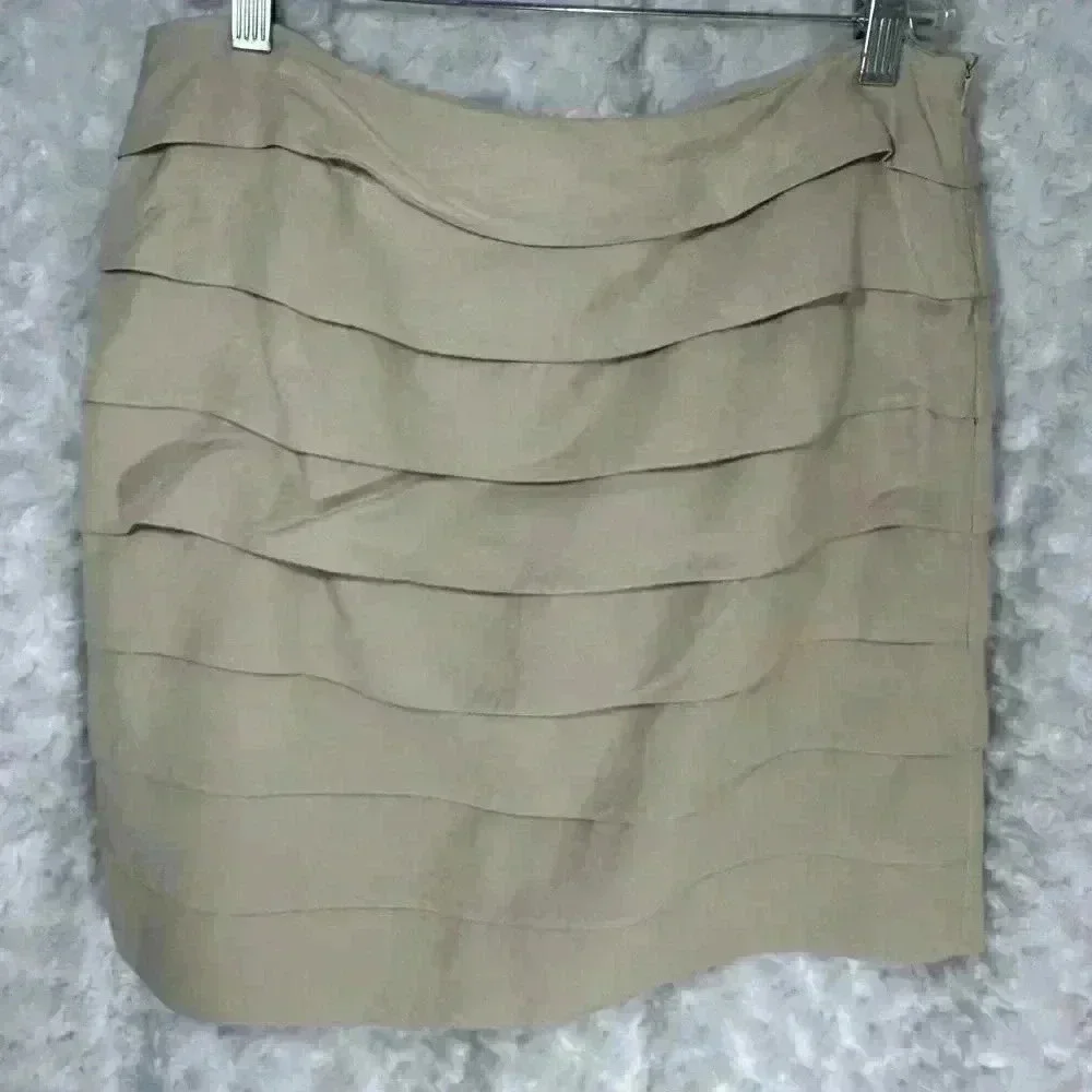 Larry Levine Womens Cream Ruffle Skirt‎